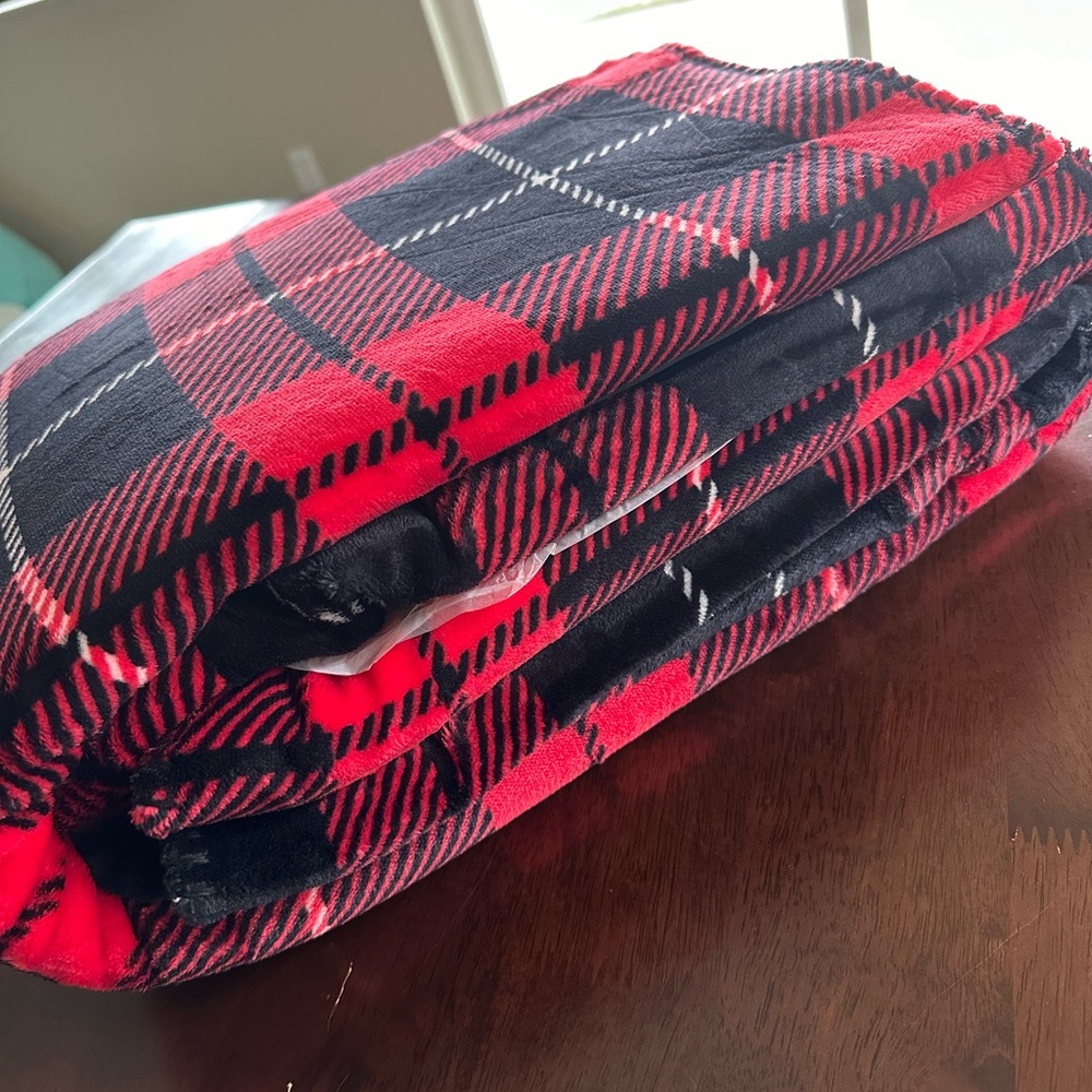 NWT - Victoria’s Secret super soft blanket
